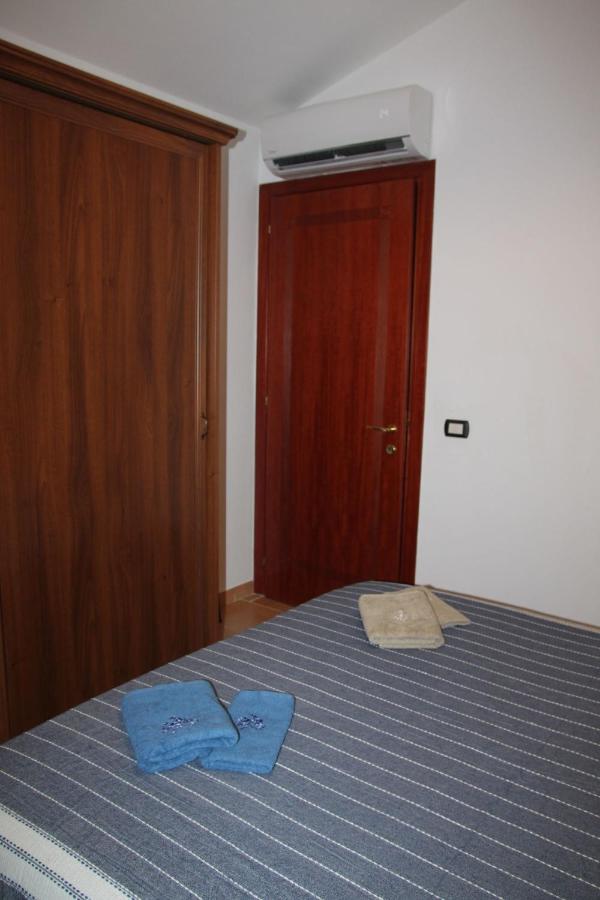 Magibac Due - Casa Vicino Aeroporto E Mater Olbia Apartment Bagian luar foto