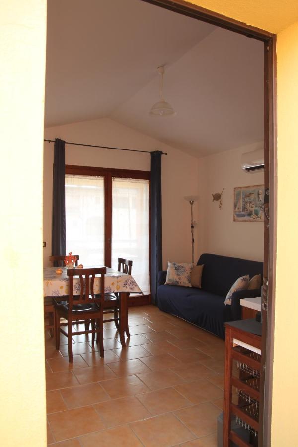 Magibac Due - Casa Vicino Aeroporto E Mater Olbia Apartment Bagian luar foto