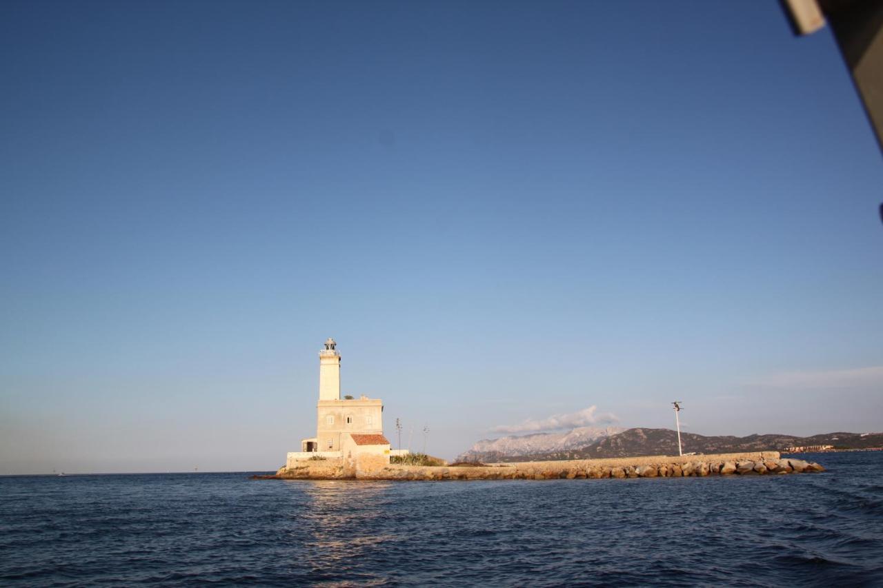 Magibac Due - Casa Vicino Aeroporto E Mater Olbia Apartment Bagian luar foto